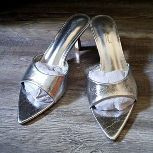 Anne Michelle silver slip on pointed toe dress sandals  Sz 9  NWOT